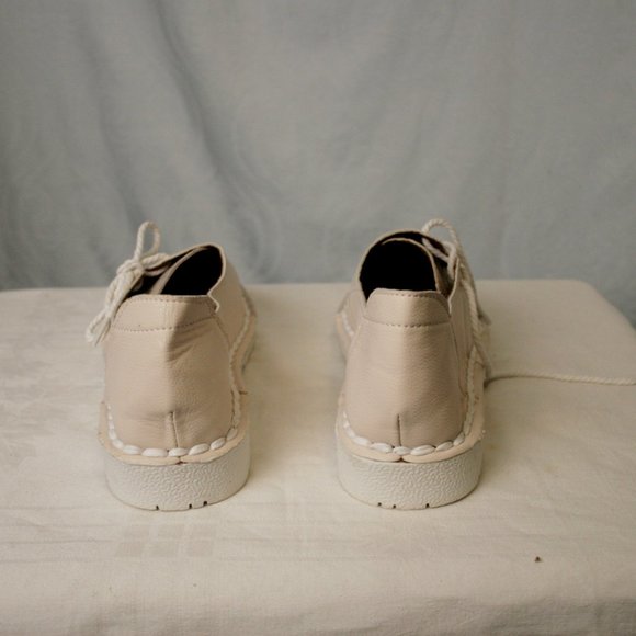 Mystery Shoes - Picture 6 of 9